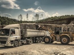 Affordable Legal Help for Dump Truck Rollover Accidents in Hayward: Find the Right Heavy Equipment Accident Attorney Today